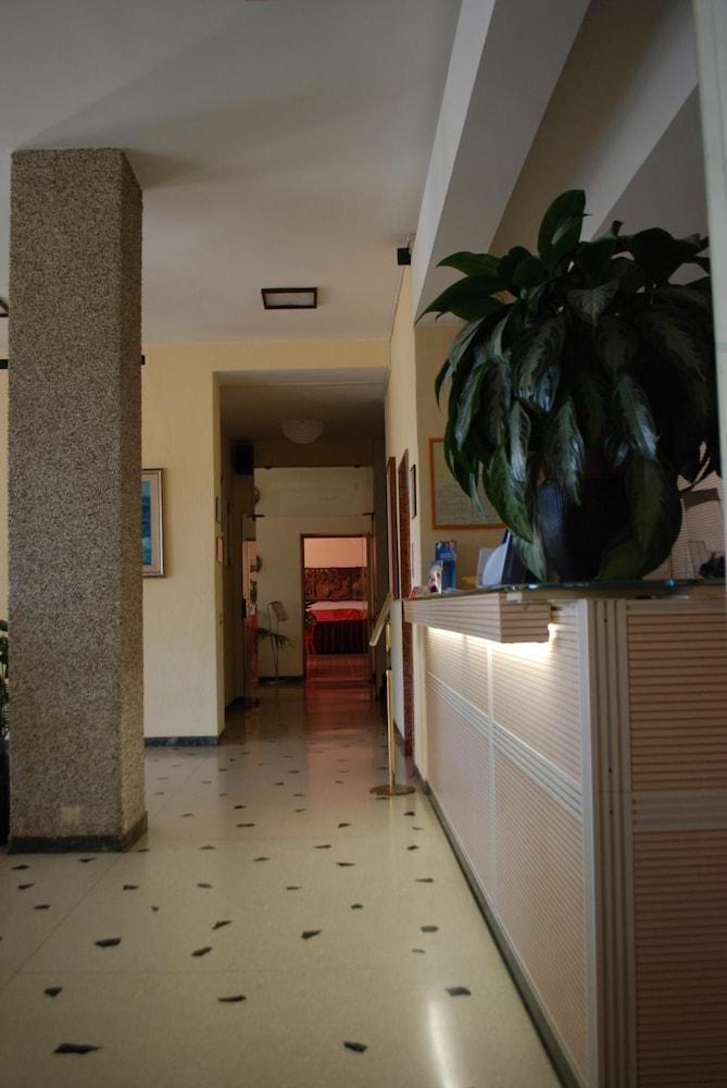 Hotel Palace Varazze Exteriör bild